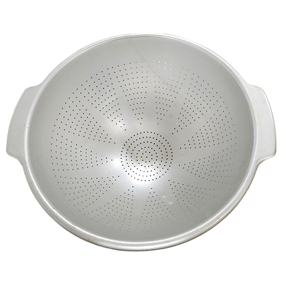 Vintage Wear-Ever Aluminum Large Colander